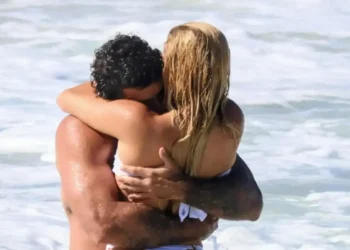 Jesus Luz e Rafaela Mesquita: Romance em Dia de Praia