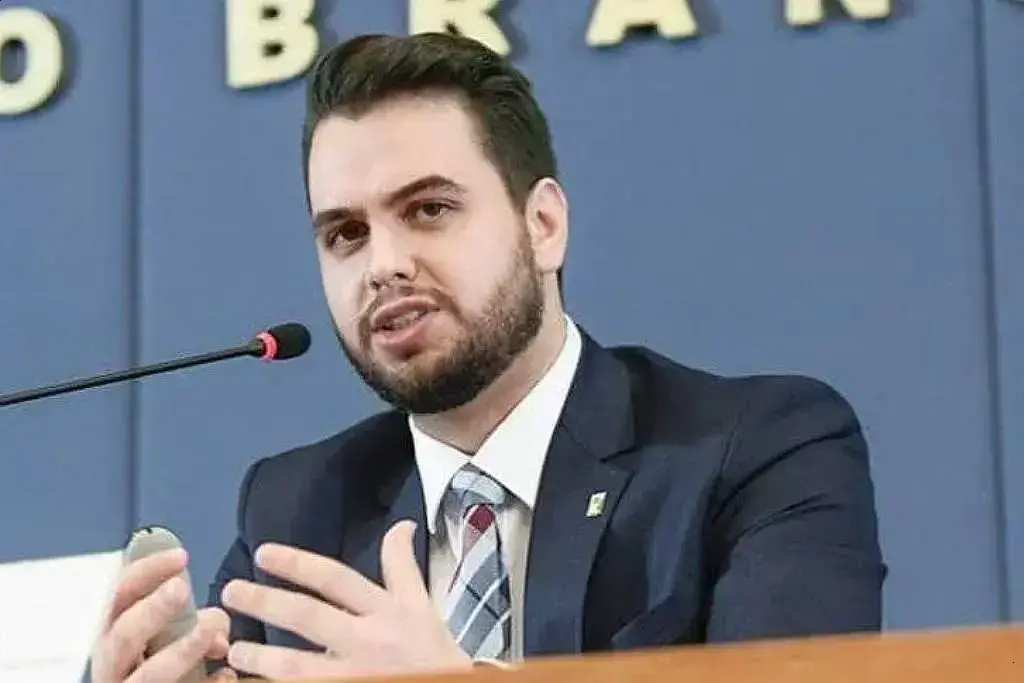 Juiz dos EUA determina divulgação de dados sobre ex-assessor de Bolsonaro