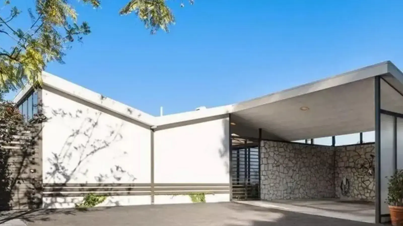 Julie Bowen, estrela de Modern Family, vende sua casa em Hollywood