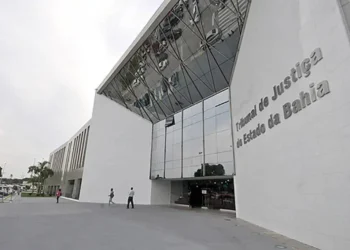 Justiça da Bahia determina retirada de nome de delegada em reportagem