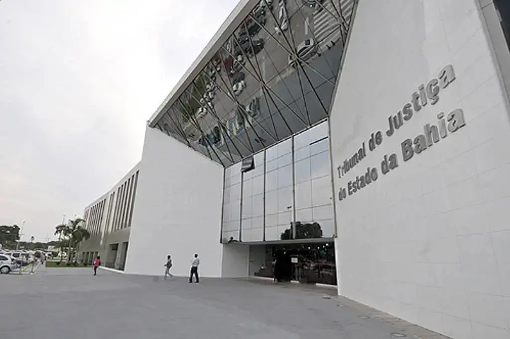 Justiça da Bahia determina retirada de nome de delegada em reportagem