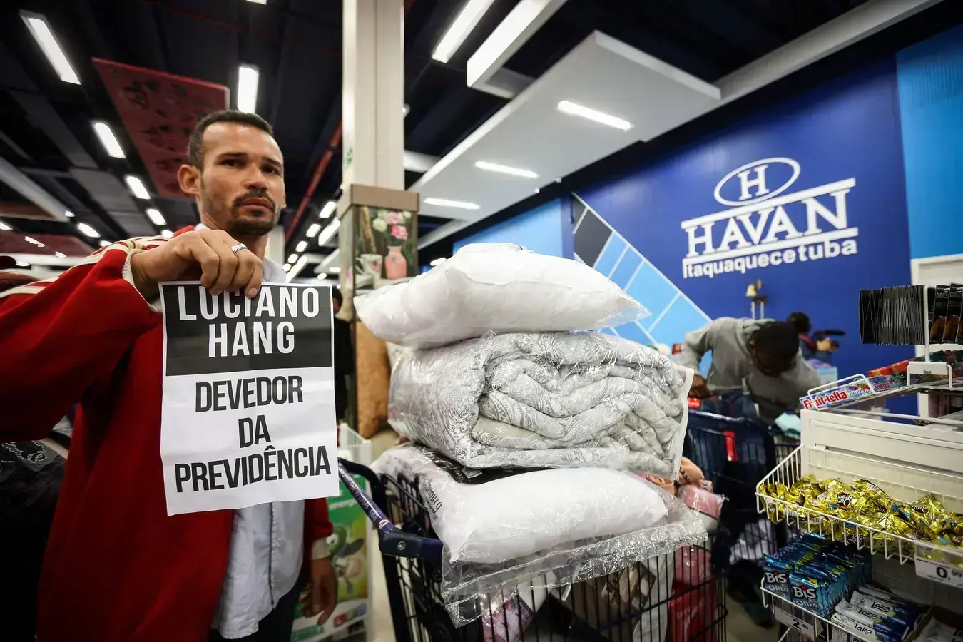 Justiça nega indenização de Luciano Hang contra Boulos e MTST