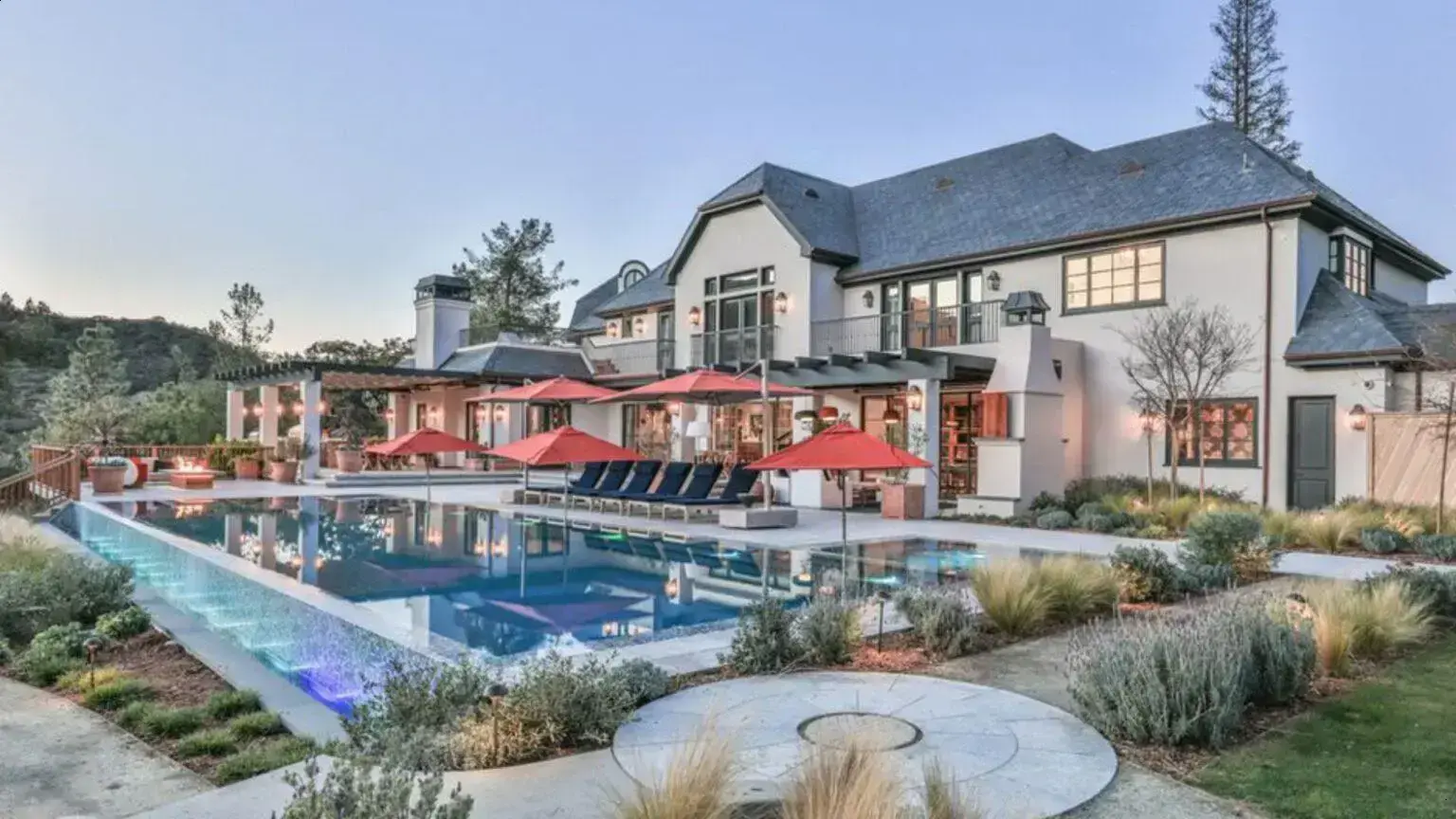 Justin e Hailey Bieber: Conheça a Mansão de R$ 137 Milhões em Beverly Park