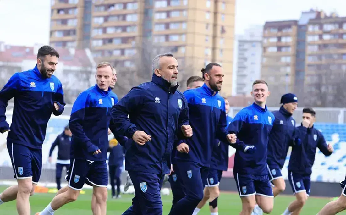 Kosovo busca classificação inédita à Copa do Mundo enfrentando a Eslováquia