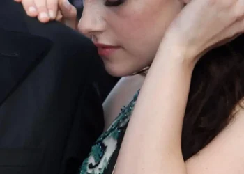 Kristen Stewart e Dylan Meyer: Casamento Intimista em Los Angeles