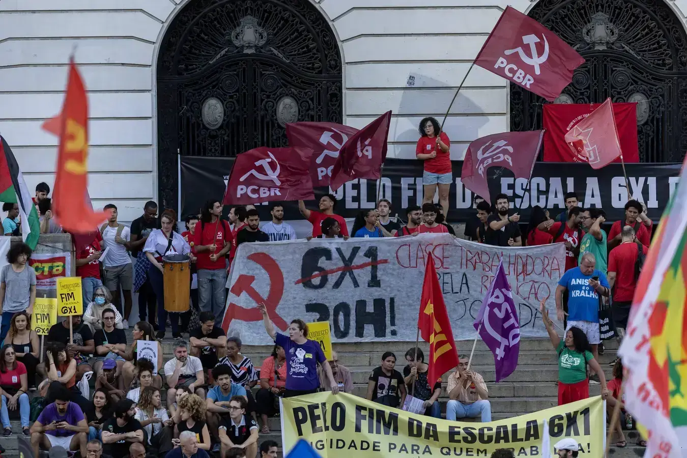 Lula aguarda avançar a PEC 6x1 antes de enviar projeto de lei
