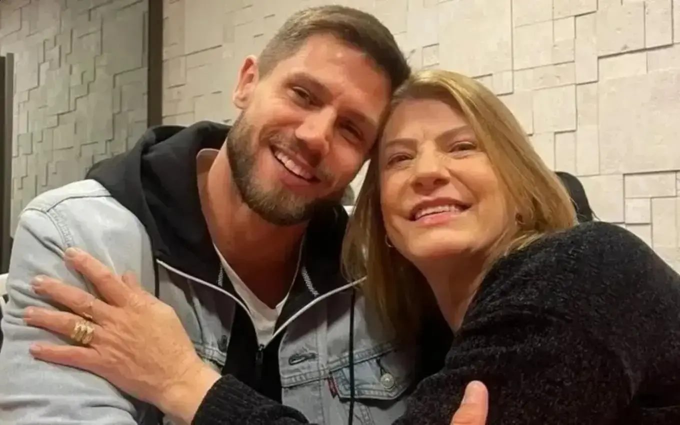 Mãe de Jonas Sulzbach alega eliminação por máfia digital no BBB 26