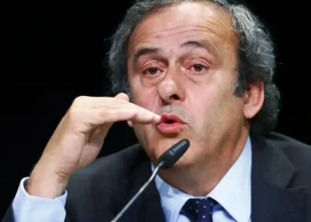 Michel Platini critica VAR e aponta problemas no futebol atual