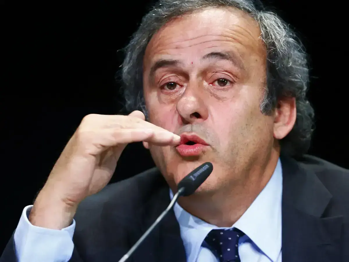Michel Platini critica VAR e aponta problemas no futebol atual