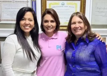 Michelle Bolsonaro forma bancada de aliadas para eleições ao Senado