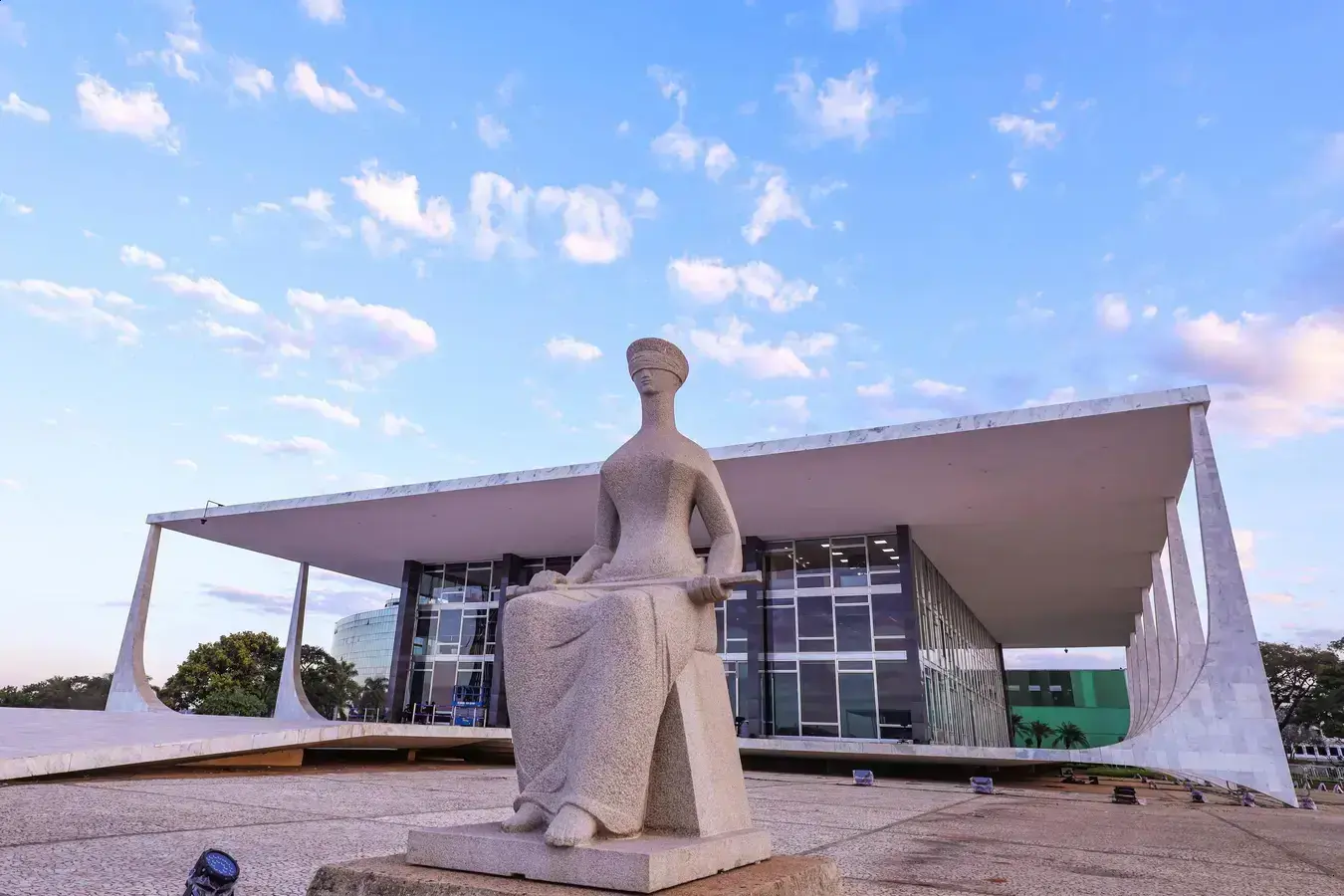 Moraes determina prisão de cúpula da PM-DF por omissão nos ataques de 8/1