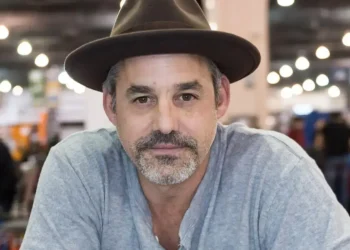 Morte do ator Nicholas Brendon, de Buffy, choca fãs e colegas de profissão