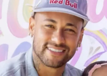 Neymar Jr. celebra o Dia Internacional da Mulher com homenagem às filhas