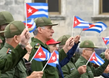 O futuro de Cuba e a sombra de Raúl Castro: entre o embargo e a memória