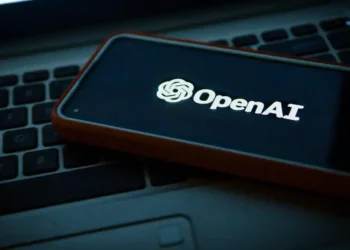 OpenAI lança guias de uso responsável de IA para adolescentes