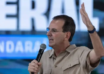 Paes critica TSE e defende eleições diretas para o Rio de Janeiro