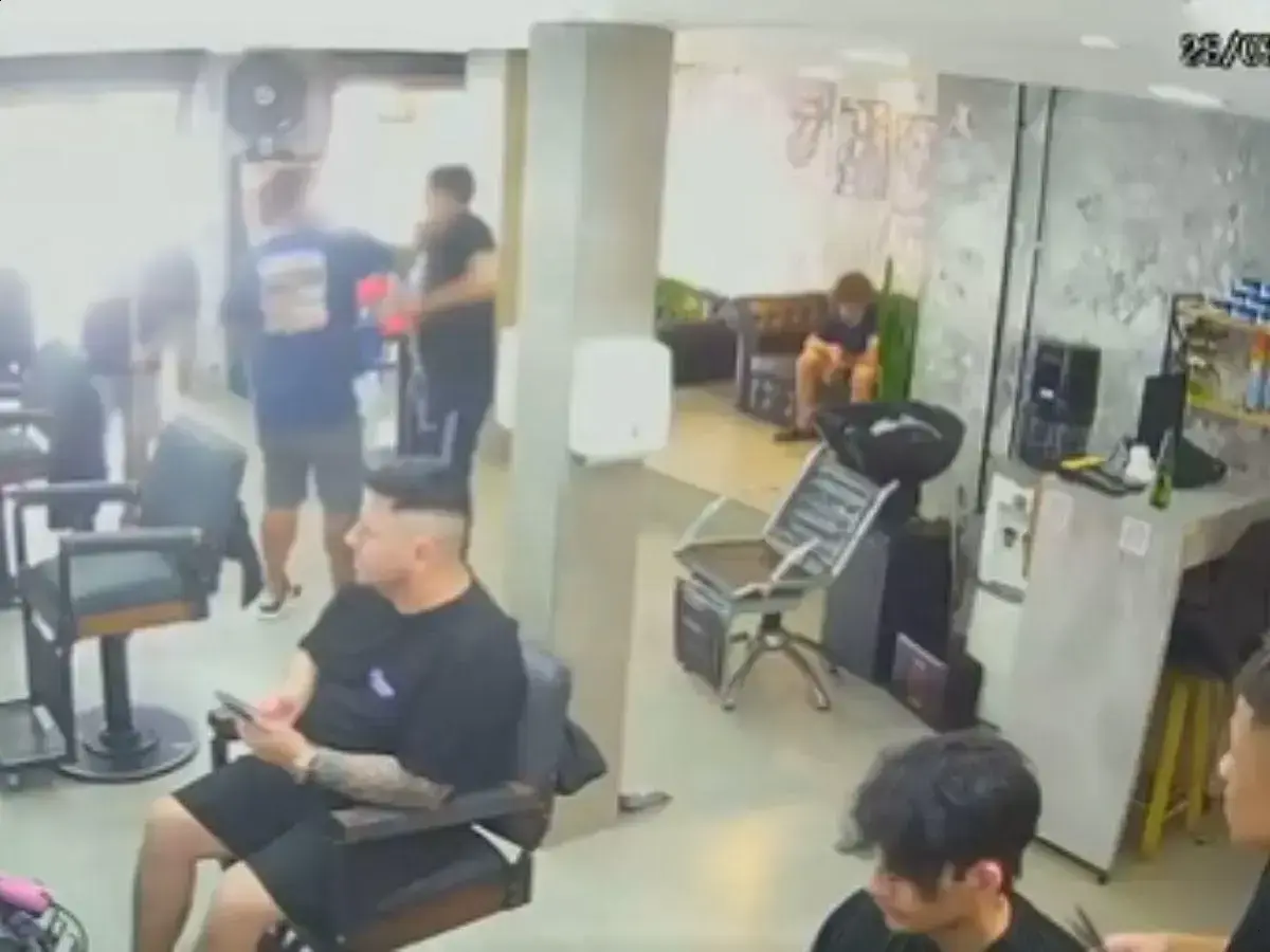Pedro do BBB26 se envolve em confusão em barbearia de Curitiba