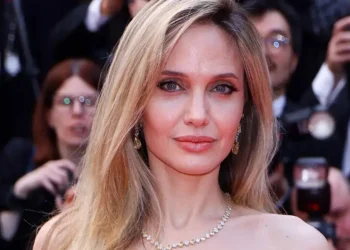 Por que Angelina Jolie continua solteira após divórcio de Brad Pitt?