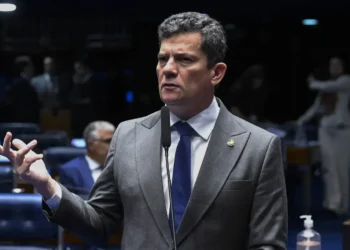 Prefeitos do PL no Paraná ameaçam debandada após filiação de Sérgio Moro