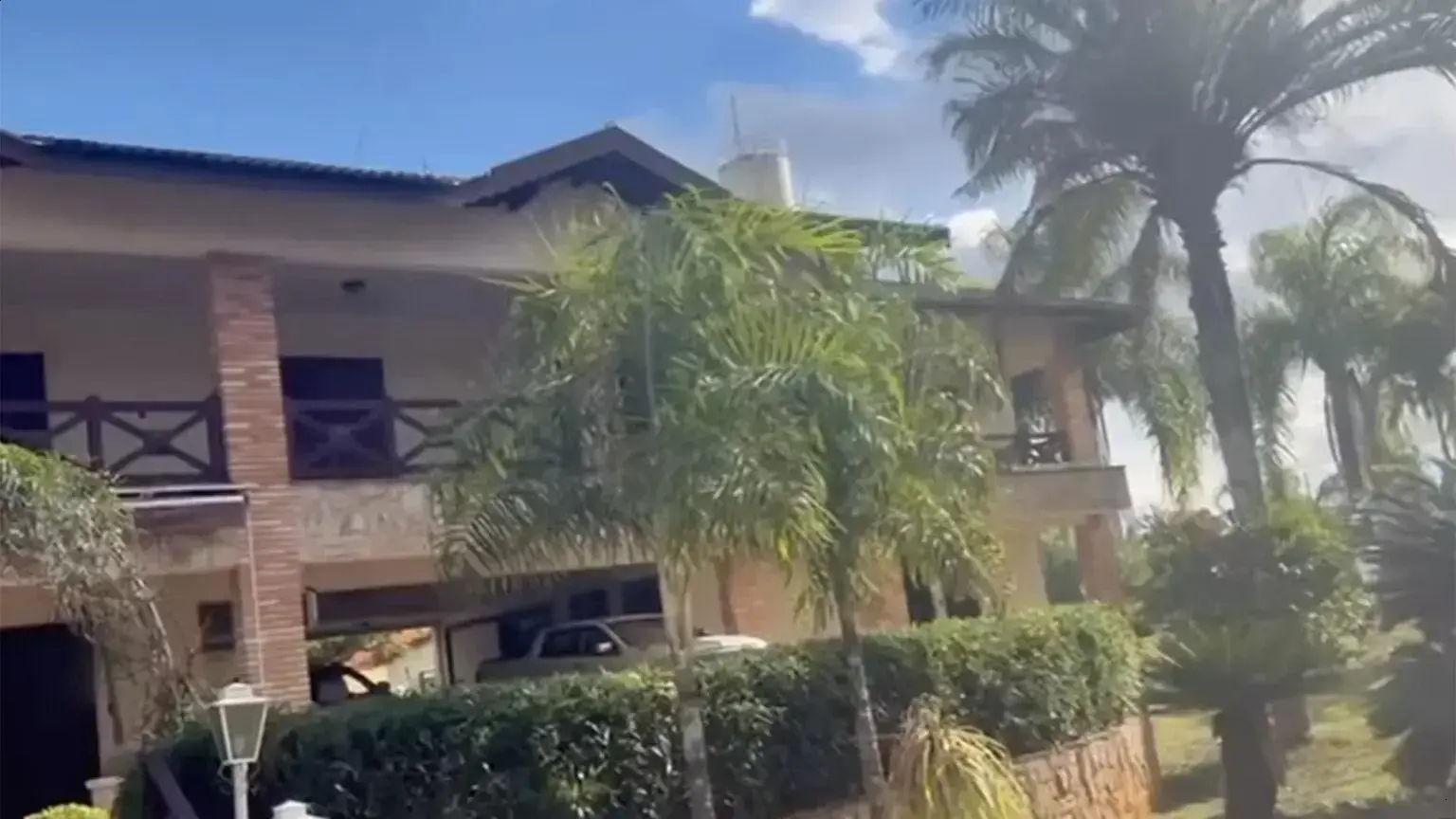 Raul Gil e sua mansão: um refúgio de luxo e tranquilidade