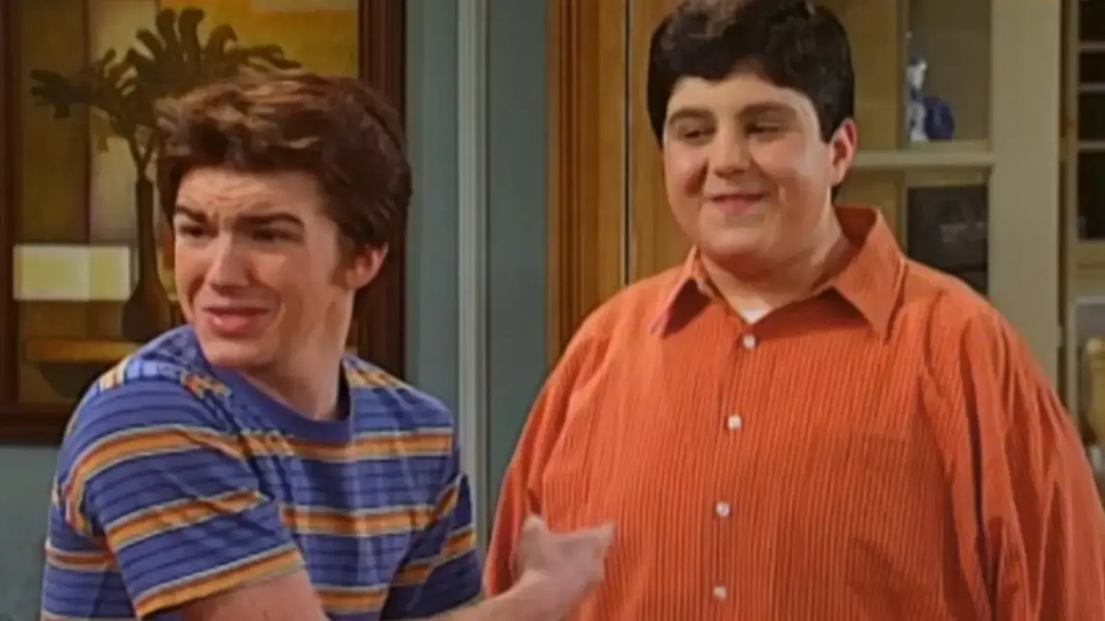 Reencontro emocionante de Josh Peck e Drake Bell após 22 anos