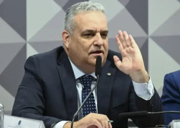 Relatório da CPI do INSS liga fraudes ao governo Lula e isenta Bolsonaro