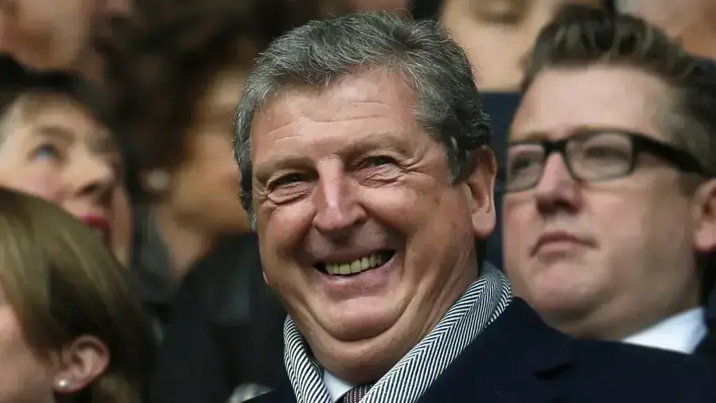 Roy Hodgson retorna ao futebol aos 78 anos como técnico do Bristol City