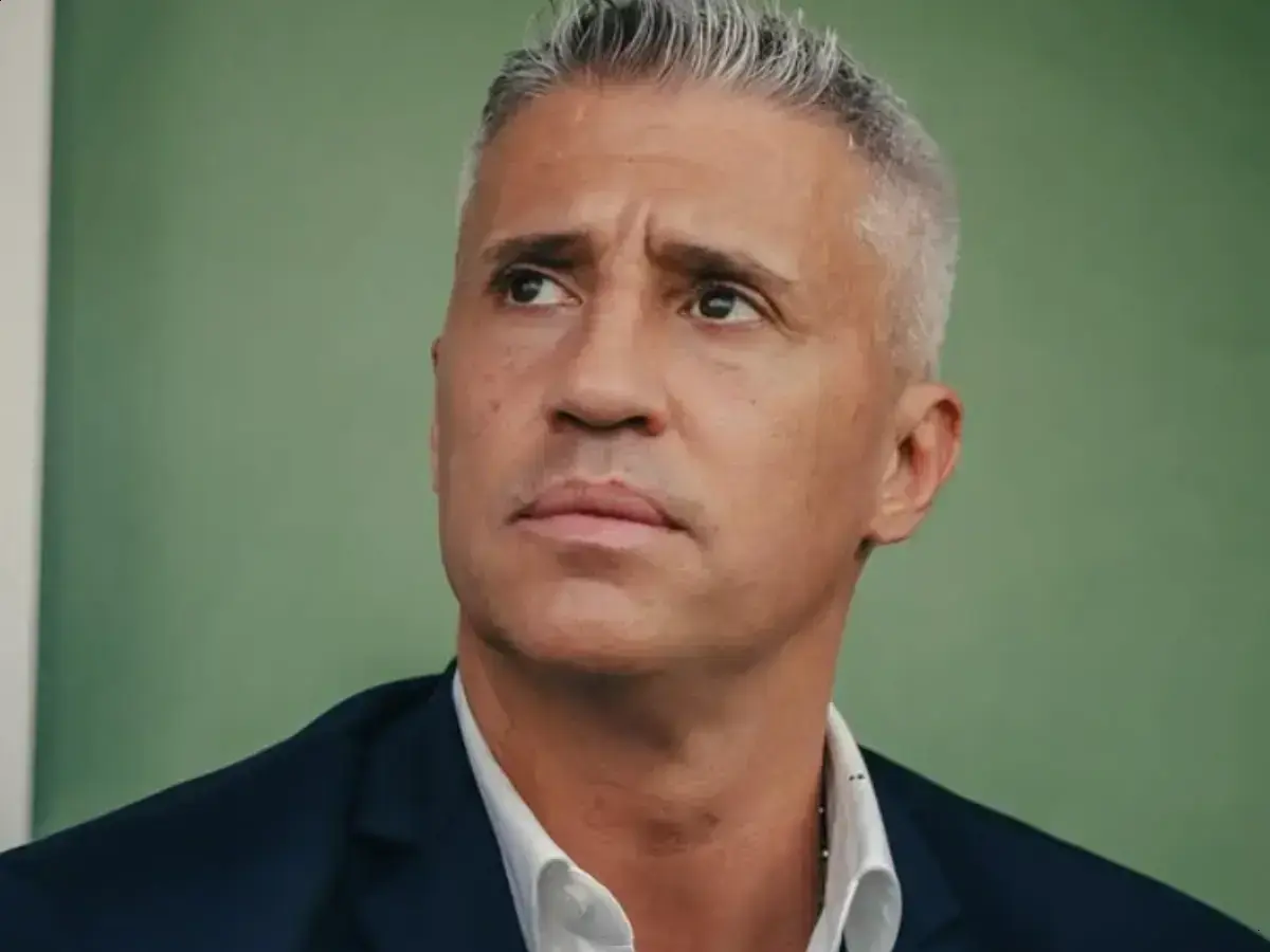 São Paulo anuncia demissão de Crespo sob surpresa