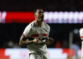 São Paulo inicia era Roger Machado com vitória sobre a Chapecoense