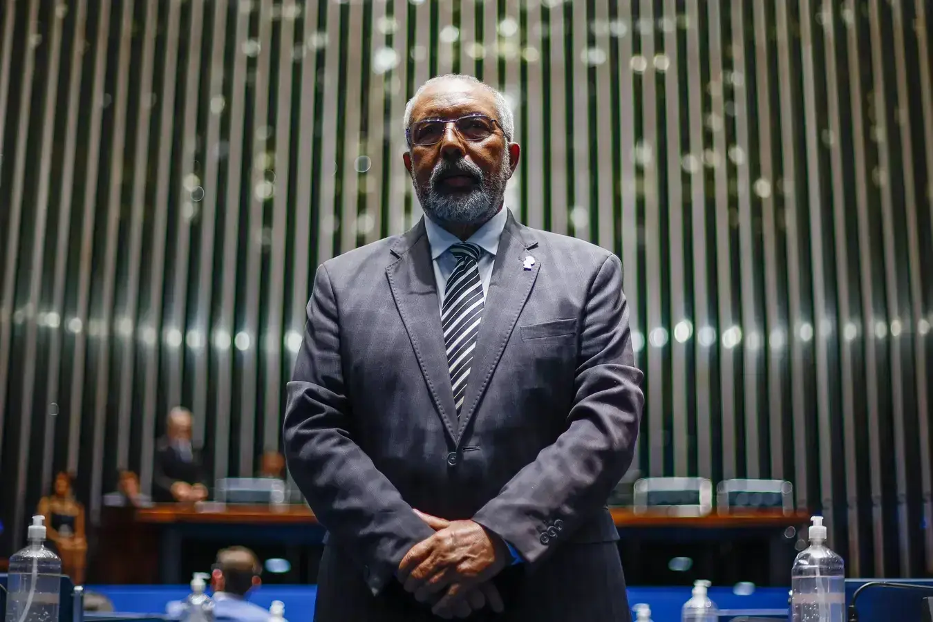 Senador Paulo Paim destaca João Campos como potencial sucessor de Lula em 2030