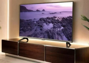 Smart TV Britânia de 50": Desconto Imperdível e Imersão Total em Casa