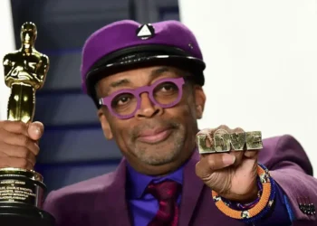 Spike Lee completa 69 anos e surpreende torcida do Corinthians em jogo