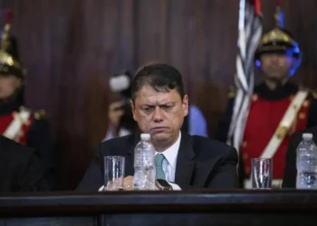 Tarcísio e ministros do STF discutem saúde de Bolsonaro e o futuro político