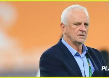 Técnico do Iraque preso em Dubai a dias da repescagem da Copa