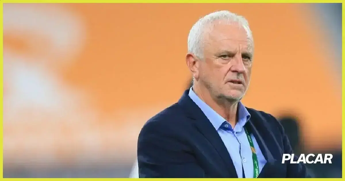 Técnico do Iraque preso em Dubai a dias da repescagem da Copa