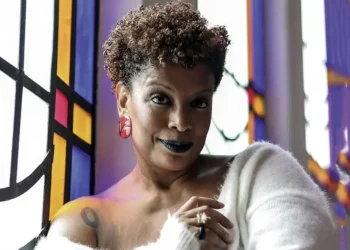 Thalma de Freitas volta ao Brasil e fala sobre retorno às novelas