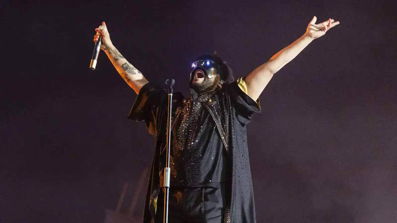 The Weeknd se torna o músico mais bem pago do mundo em 2025
