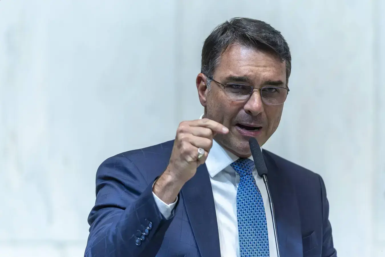 TJ-RJ nega retomada de investigações sobre Flávio Bolsonaro