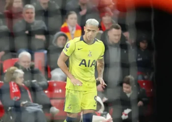 Tottenham demite Igor Tudor após 44 dias de crises na Premier League