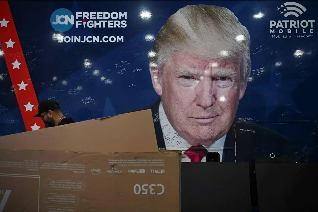 Trump e a ameaça autoritária nos EUA: o futuro da democracia