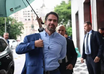 Tucanos sugerem retorno de Eduardo Leite ao PSDB para as eleições de 2026
