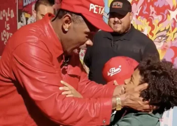 Tyler, The Creator encanta fã mirim em encontro emocionante no Lollapalooza