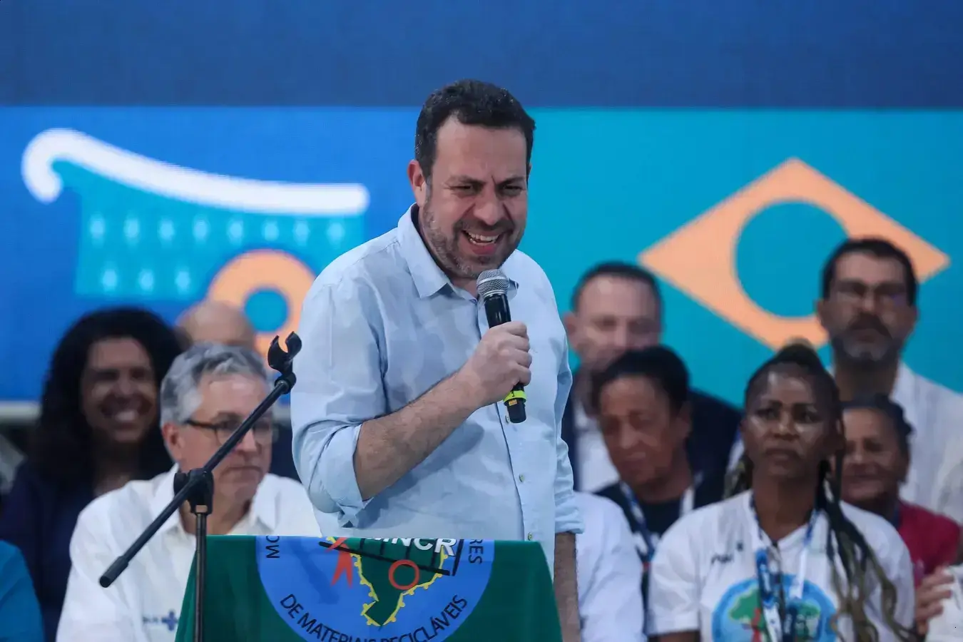 Uber notifica Boulos após denúncia do ministro sobre plataformas