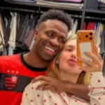 Virginia Fonseca e Vini Jr. aproveitam pijamas combinando com condição inusitada