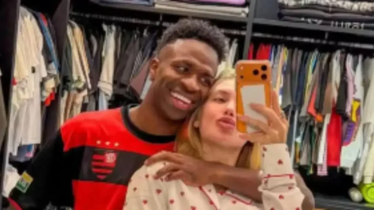 Virginia Fonseca e Vini Jr. aproveitam pijamas combinando com condição inusitada