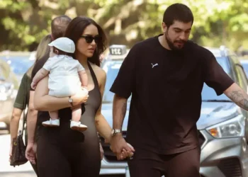 Zuza brilha em passeio com Nattan e Rafa Kalimann na Zona Sul de SP