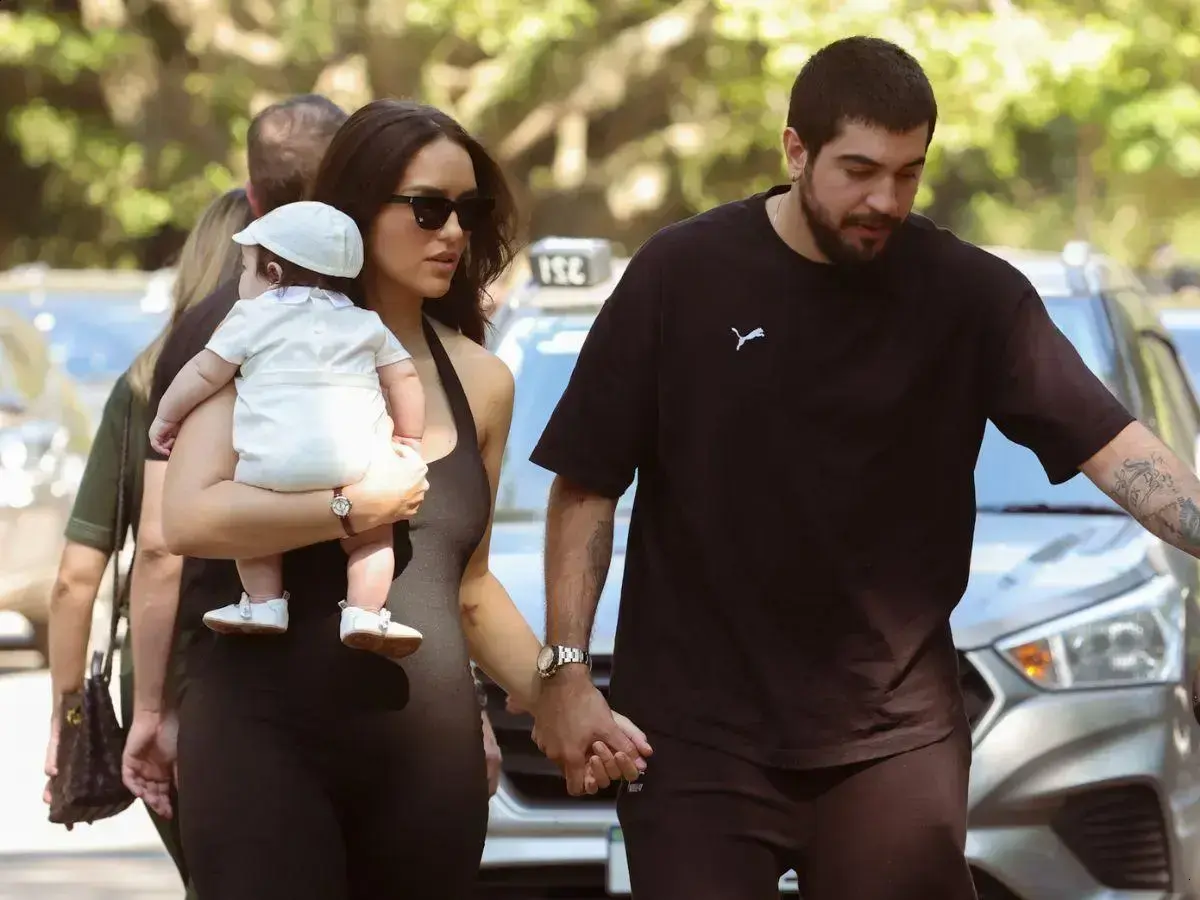 Zuza brilha em passeio com Nattan e Rafa Kalimann na Zona Sul de SP