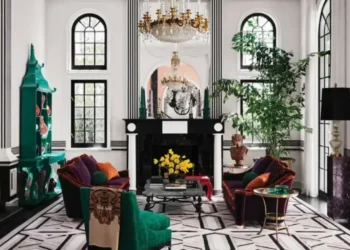 A mansão exuberante de RuPaul em Beverly Hills reflete seu estilo drag