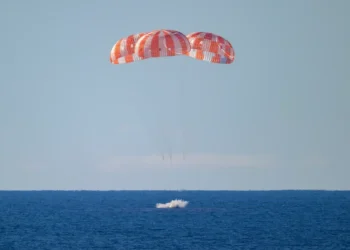 A missão Artemis II da NASA: Pouso bem-sucedido e tripulada