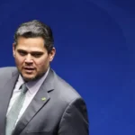 Alcolumbre agenda votação para derrubar veto de Lula sobre penas do 8 de Janeiro